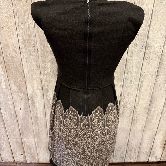 Mangy London Elegant Black and Cream Patterned Women's Dress - Picture 9 of 12